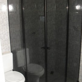 Vidro Fumê de 8mm temperado e Kit de Aluminio Branco.